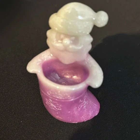 Adorable luminous resin Santa with an open stocking - Picture 2 of 7